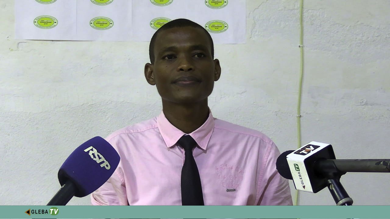 O Sindicato Nacional dos Professores (SINAPRON) denunciou publicamente o atraso no pagamento dos salários dos professores recém-contratados