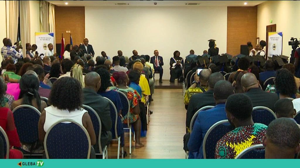 Universidade Lusíada gradua 37 novos licenciados num ato marcado pela celebração do 20º aniversário da instituição