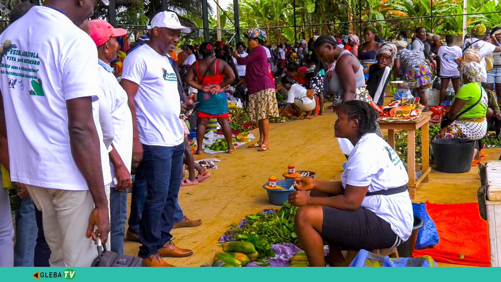 Feira de 30 de Setembro atrai público para celebrar o Dia da Nacionalização das Roças