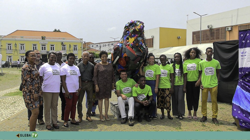 Praça Yon Gato acolhe feira "Somos Ambiente" que sensibiliza população para combate à poluição por plástico em São Tomé e Príncipe