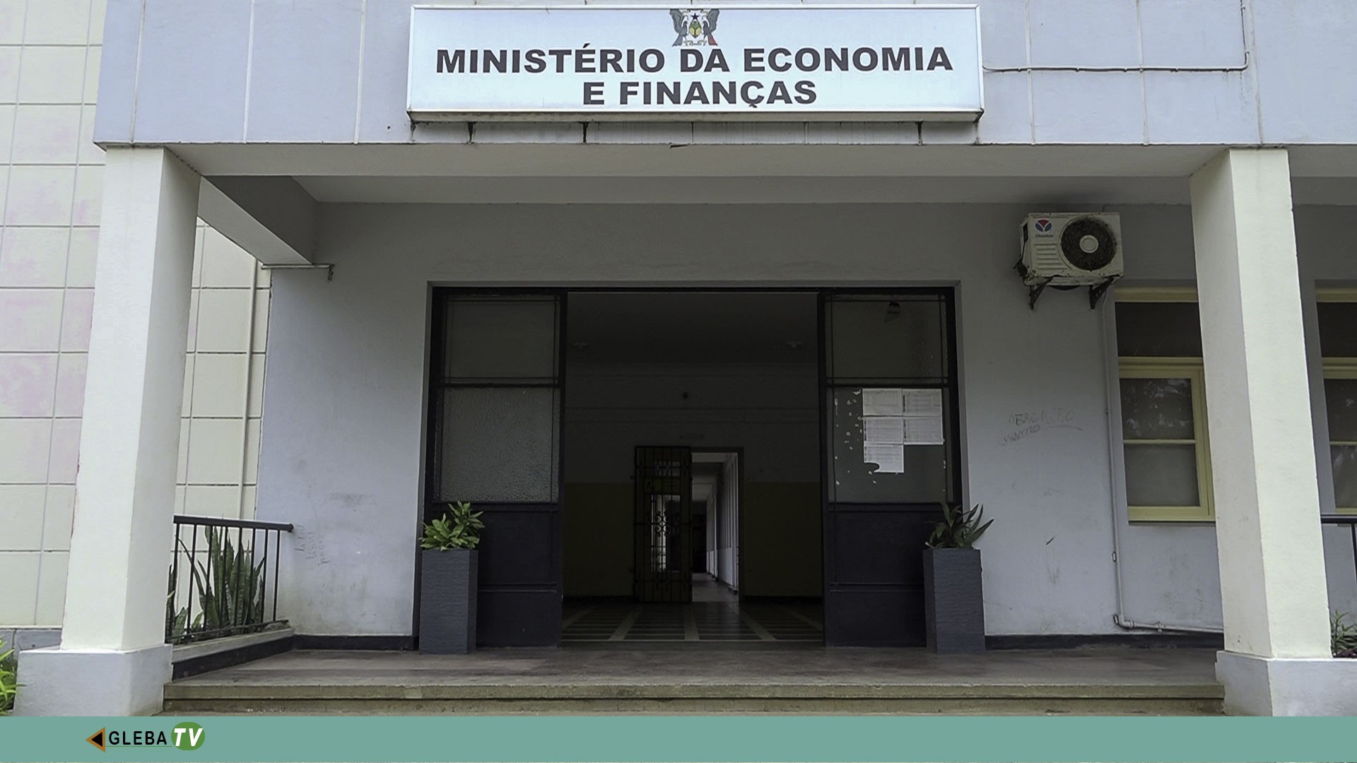 Governo anuncia aumento dos combustíveis e garante absorção de 90% dos custos da crise internacional